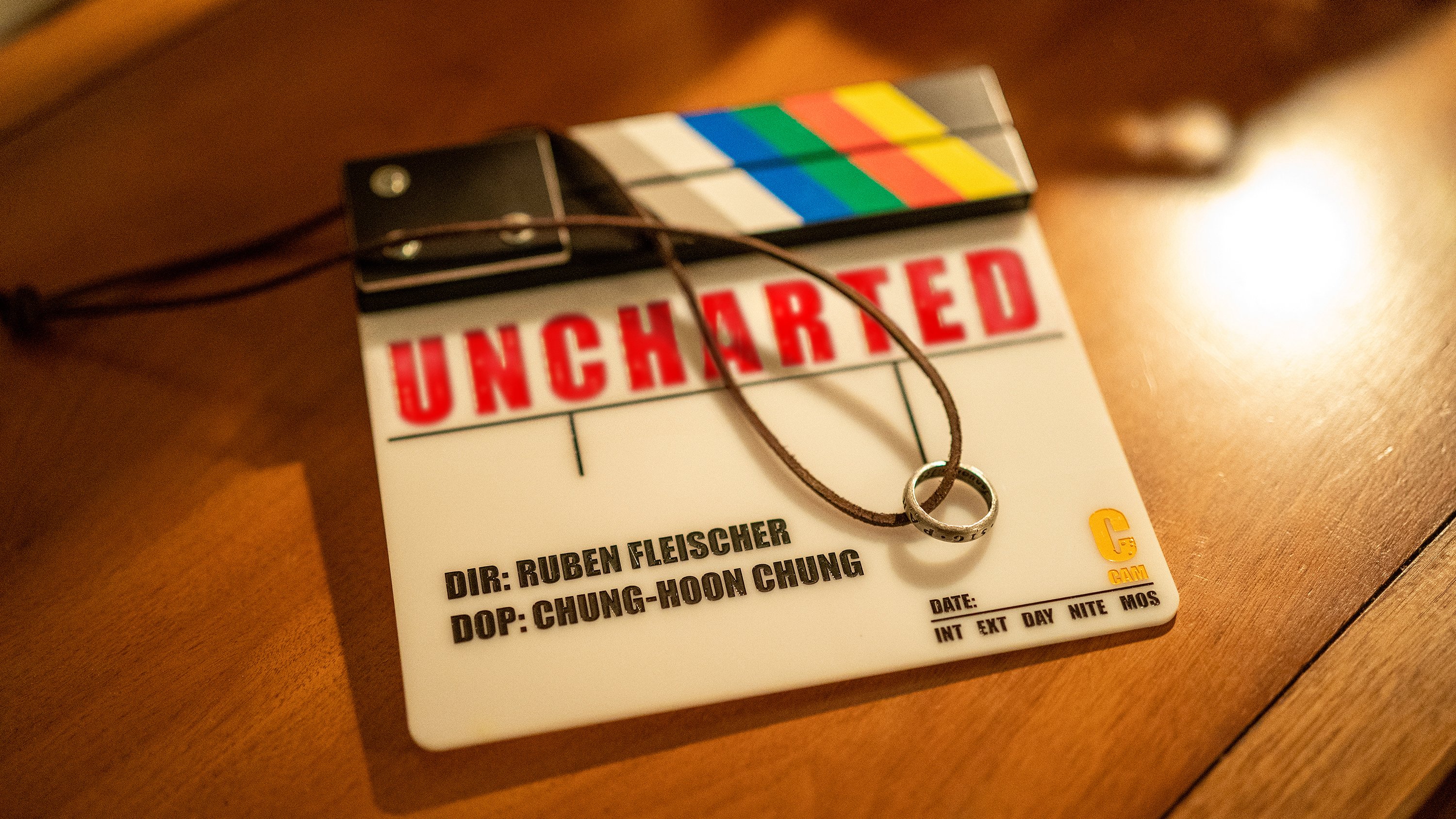 Ator de Uncharted divulga fotos do set do filme