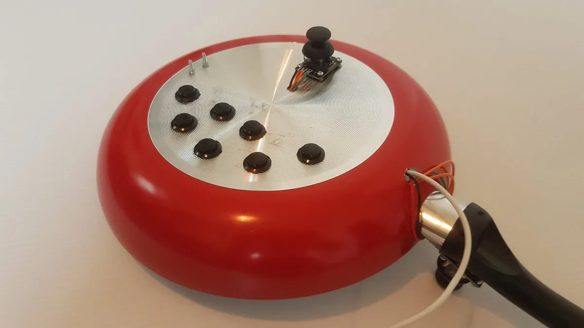 Beck's pan, which he says is his preferred method for playing Dark Souls